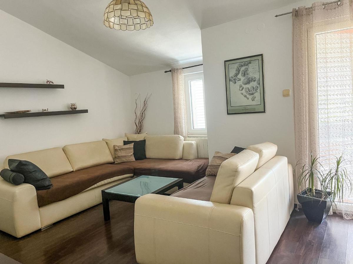 Apartment Lidija Banjole Esterno foto